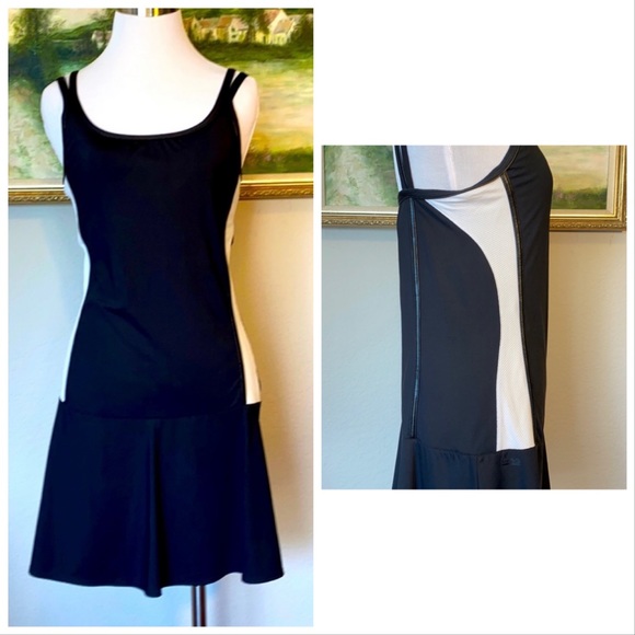 Tail Tech Like New Navy and White Sports Dress - Picture 1 of 12